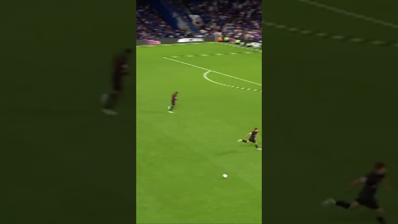 Joao Pedro with an incredible finish for Chelsea 🎯