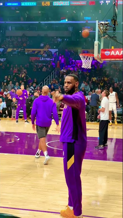 Mitchell & Ness on X: BEST IN THE WEST. @lakers Hook Shot Warm Up