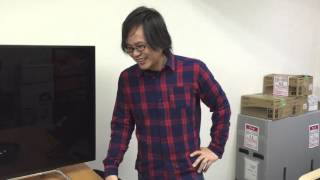 中澤記者、佐藤記者の塩をティスティング