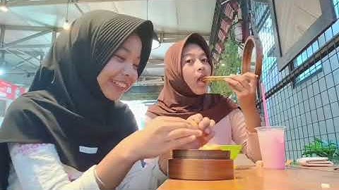 Mini Vlog : Makan di FoodCourt