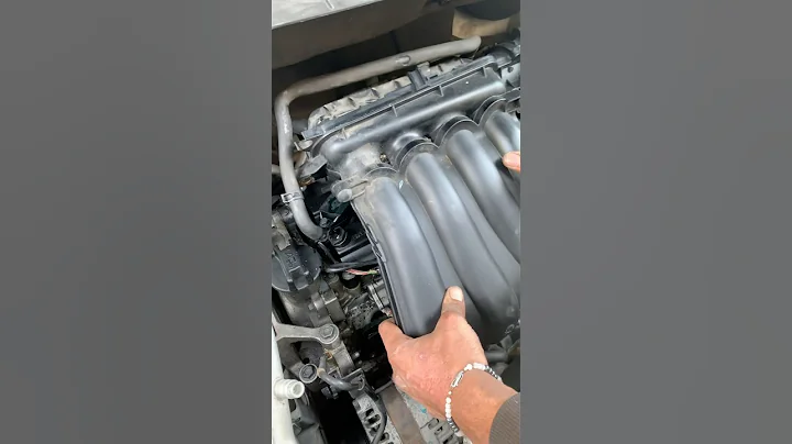 Nissan Nv200 EASY Spark Plug Method #mobile #mechanic #automobile #car #work