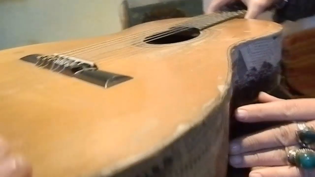 Reparar Grietas y Rajaduras las Guitarras con PAPEL... -