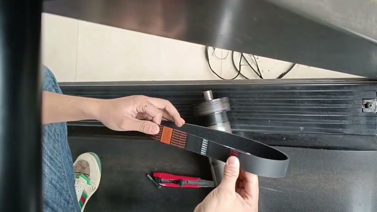 Hướng dẫn thay dây curoa máy chạy bộ tại nhà đơn giản