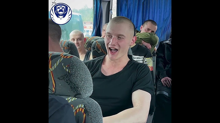 Військовий Денис, який  був звільнений із  полону 6 травня співає "Ой, у лузі червона калина"