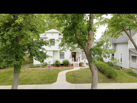 231 E 9th St, Traverse City, MI home video tour