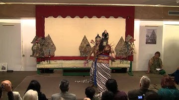 Beksan Mondrorini - Dansgroep Sinar Anyar & gamelan ensemble Wiludyeng (28 nov 2010)