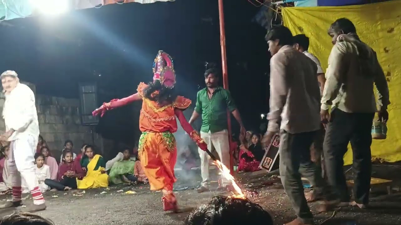 કંસ અને   શ્રી કૃષ્ણ ભગવાન નું યુદ્ધ (નાના પાળિયાદ નવરાત્રી મંડળ) 