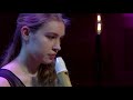 Performance lucie horsch at the doelen