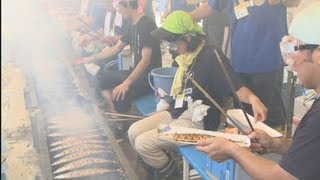 不漁でも「さんま祭」 大雨の東京・目黒で５千匹