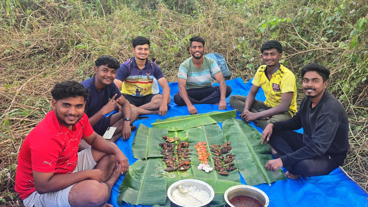 आज मस्त शेतावर जेवण बनवल आणि जेवलो 🐟🤤 | 