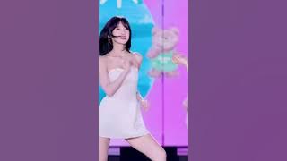 220618 아린 직캠 ARIN focus fancam DUNDUNDANCE   (Cropped)
