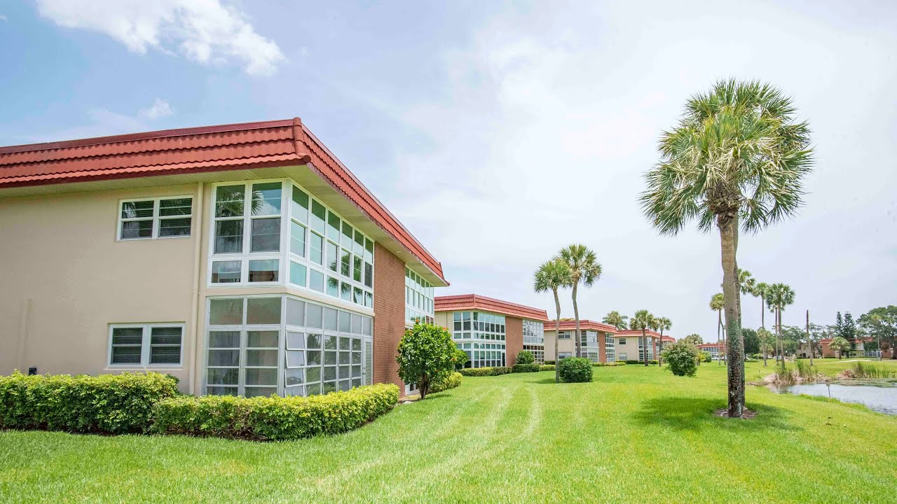 Move-In Ready Condo in Vista Royale Vero Beach | Golf Community Living!