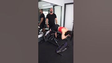 Hoe je een 45 graden hyperextensie uitvoert gericht op je bilspieren #gluteguy #glutelab #glutewo...
