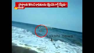 Guards saves student's life in Visakhapatnam RK beach