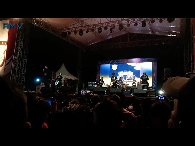 Konser five minutes Banda Aceh - Aku Tergoda [Audio HD] class=