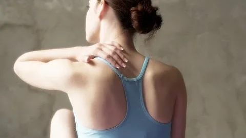 Short yoga practice for the neck and upper back