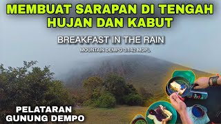 Membuat Sarapan Pagi di Pelataran Gunung Dempo Hujan Badai (cara buat roti bakar enak ala pendaki)