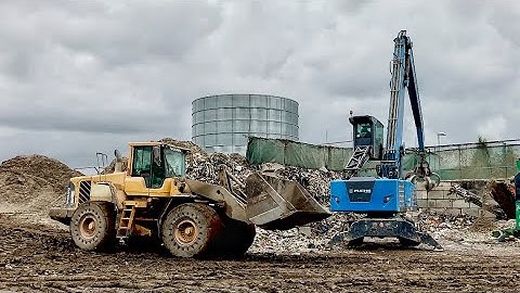 I went to a BUSY Scrapyard in LONDON | DIGGERS AND DOZERS