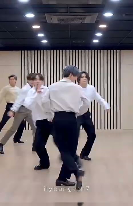 Dynamite perfomances in sync🔥 #bts #dynamite #shorts #trending