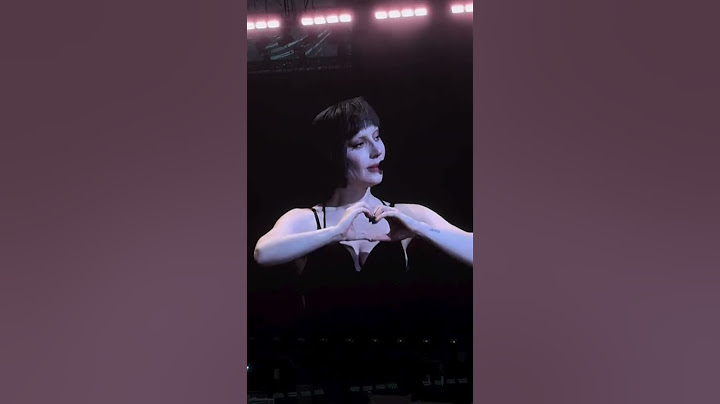 Lady Gaga se emociona com amor do público durante o ensaio pro show deste sábado em Copacabana