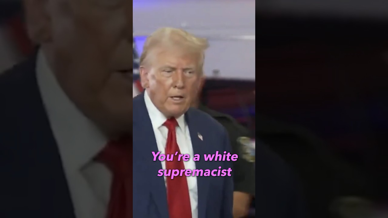 Trump DROPS Reporter with One Line 🖐️🎤