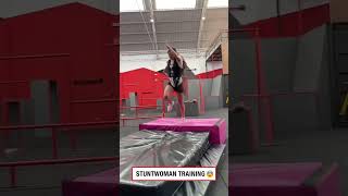 Stuntwoman training 😲 (🎥: TT/ escac.stunt)