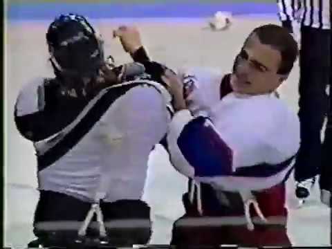 Tie Domi ( Winnipeg Jets ) vs Marty McSorley ( LA / Los Angeles Kings ) - N...