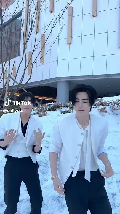 jakehoon the first snow challenge ❄️ exo-en crumbs again! #enhypen #exo #jake #sunghoon