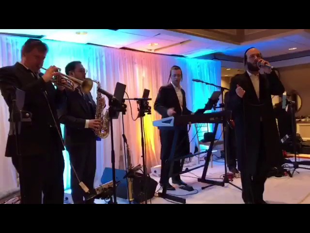 Menachem Moskowitz rocking the hit "Ein Gedilu" - Yossi Shtendig Production