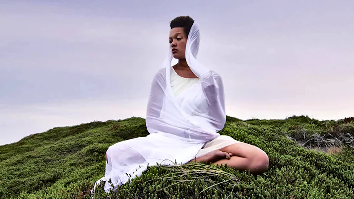 Gayatri Mantra // Yoga Meditation - 108 times, pea...