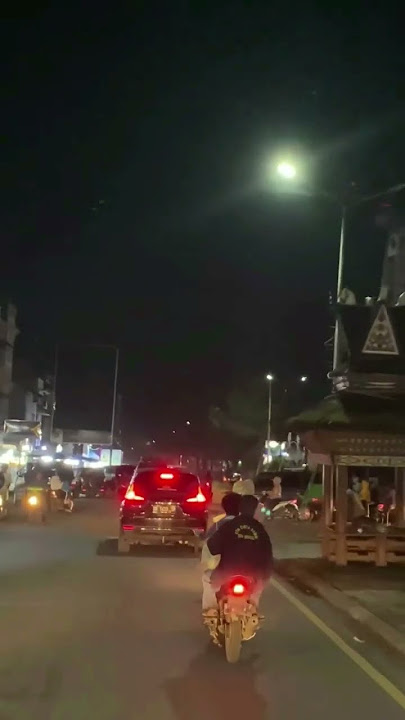 Suasana Kota Berastagi pada Malam Hari. #berastagi #wisatakaro