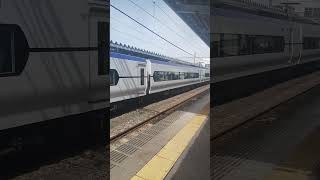 JR東日本長野支社の篠ノ井線の松本駅から特急あずさ18号新宿行きが発車する