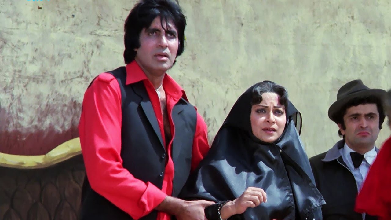 बढ़ में खोए हुए बेटे से सालो बाद मिली माँ  - Amitabh Bachchan - Waheeda Rehman - Coolie