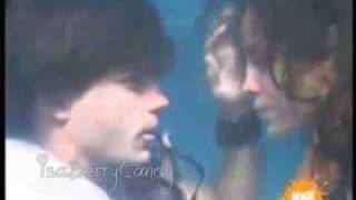 Beijo Isa e Alex na PISCINA
