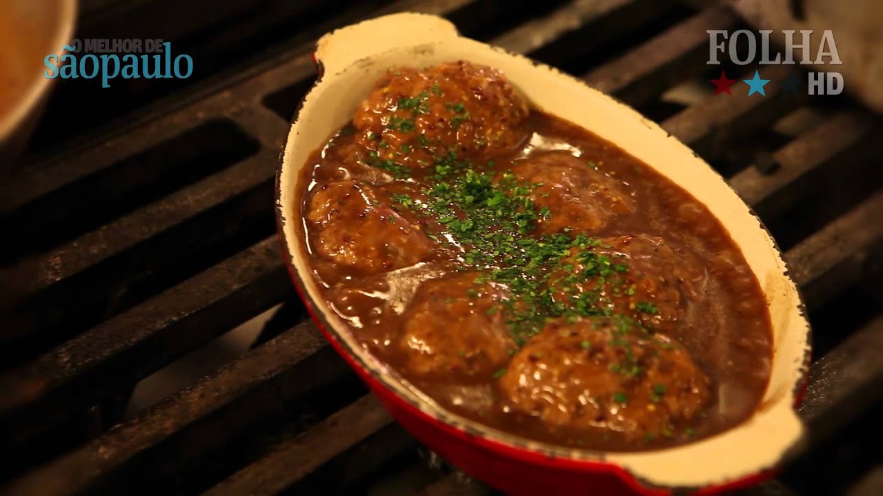 Conheça os segredos do Astor, bar tricampeão do júri