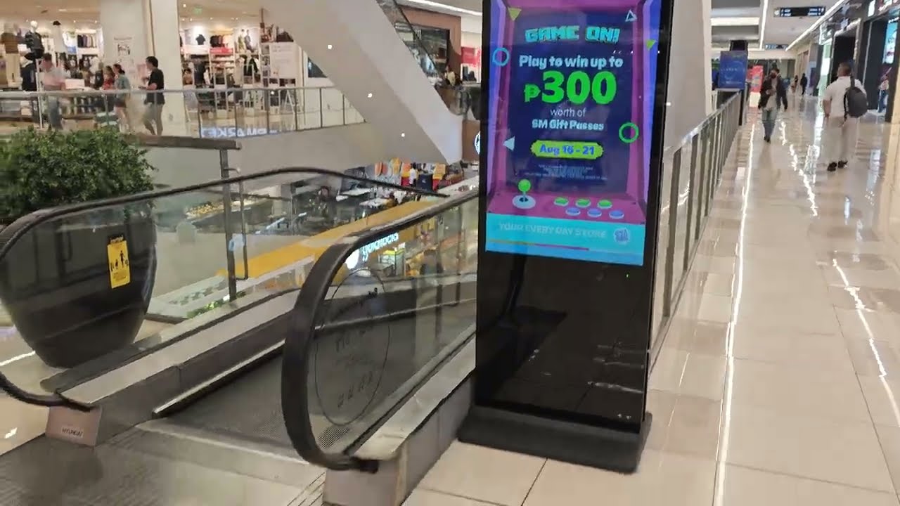 Philippines, Metro Manila, SM Megamall, 1X escalator