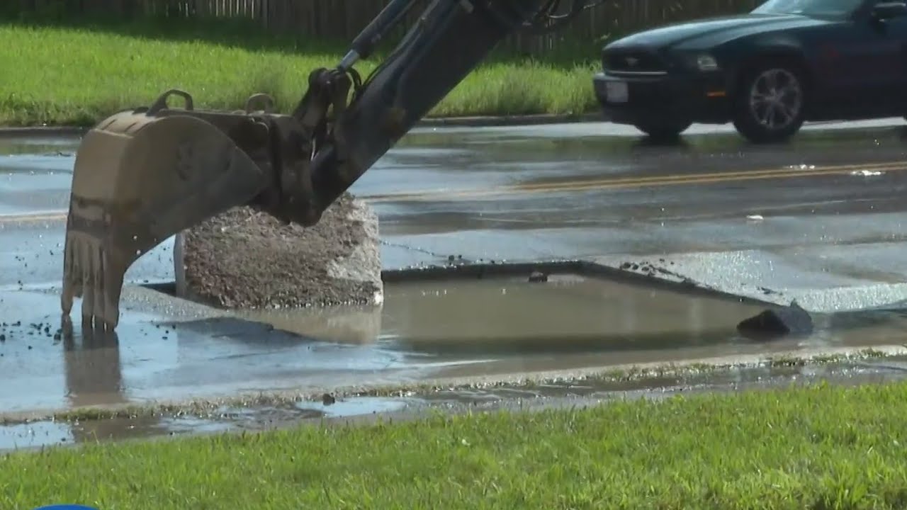 2 schools in Dixmoor remain closed after water main break - YouTube