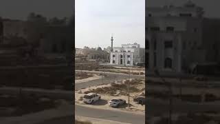 بكاء المؤذن في مساجد الكويت بعد غلق المساحد ?