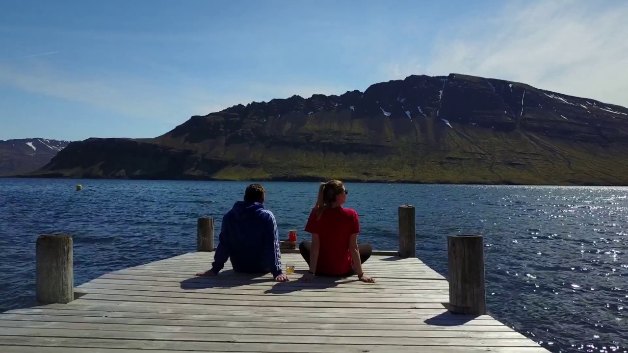 Beautiful summer day in Neskaupstaður, East Iceland. — Neskaupstaður — video poster