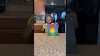 Make your own traffic light! Then, visit our website to download our FREE craft & color guide. 🚦