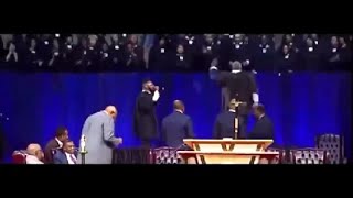 Cecil Thompson And The COGIC International Mass Choir "The Blood Still Works"