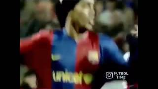 Ronaldinho no look passes...