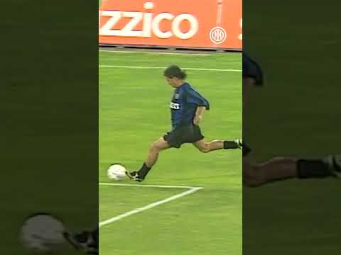 What A Pure Class Free Kick By Roberto Baggio! #shorts #inter #interclassic