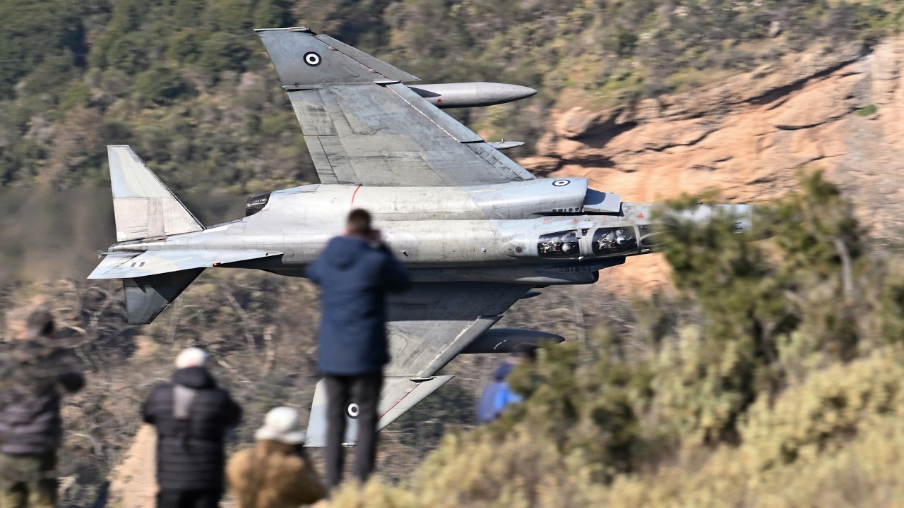 Spectacular Low Flying Greek Mach Loop Iniochos 26