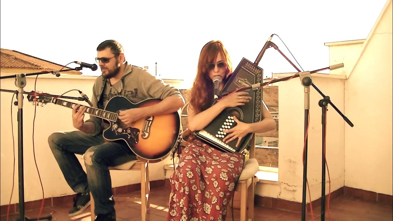 Maika Lavera - Acoustic duo - Cold little Heart (Michael Kiwanuka) Maika Lavera - Acoustic duo - Cold little Heart (Michael Kiwanuka)