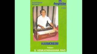 Venkataramana Rao, harmonium - &quot;Dharini Thelusukonti&quot;