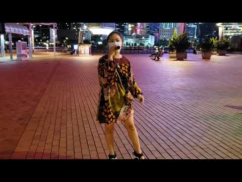 街頭藝人四川辣妹子{別亦難}送給大家，喜歡唱歌聽歌的朋友明天九月十七日下午四點半中環碼頭與你相約