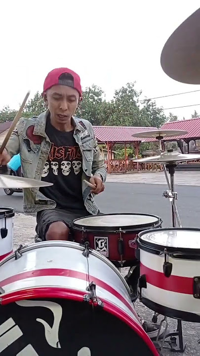 MCR - HELENA #short #shorts #mcr #mychemicalromance #drumcover #street