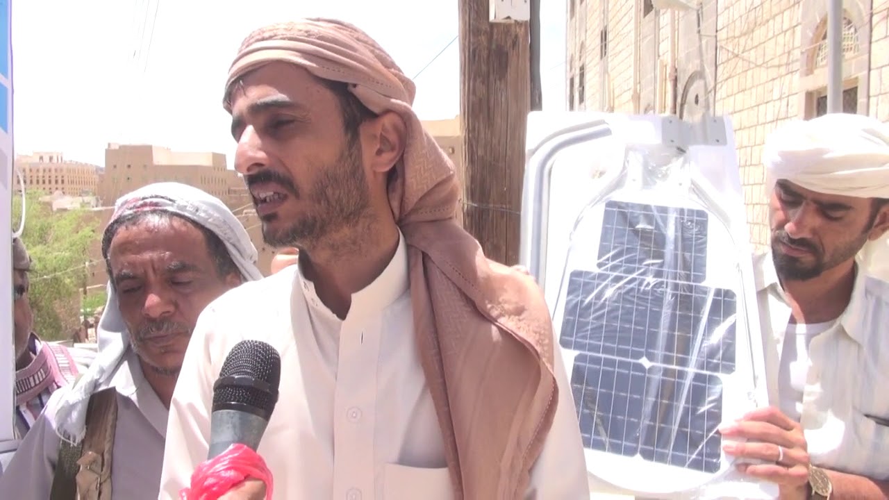 شبوة/  مدير عام الصعيد الشيخ ابوبكر فريد يدشن مشروع انارة لشوارع مدينة الصعيد.