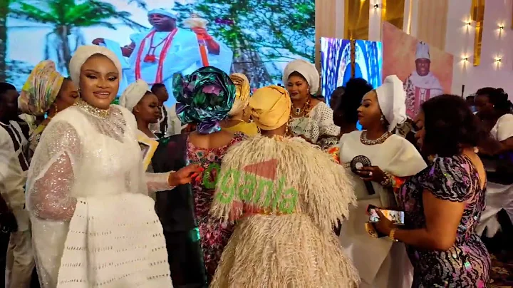 1ST TIME OONI WIVES DANCE TOGETHER @KING SUNNY ADE STAGE AT 50TH BIRTHDAY OONI OF IFE